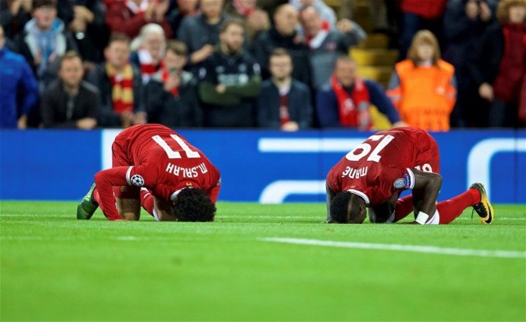 Mohamed Salah and Saido Mane Praying During Ramadan